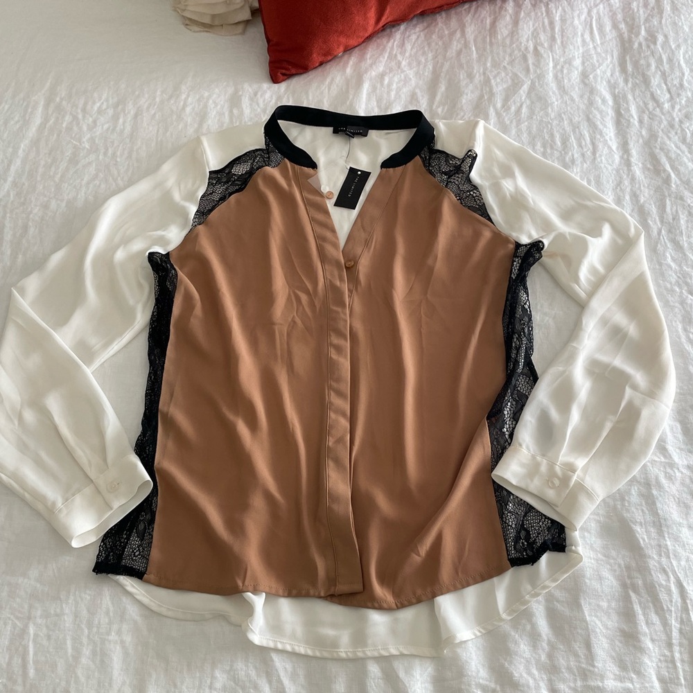 The limited Vneck blouse